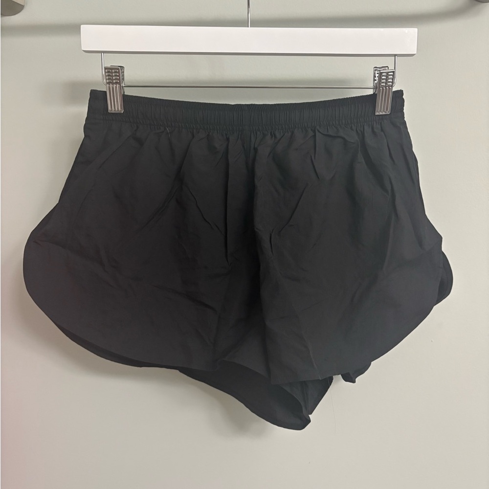 Dolphin- Hem mid-rise running short